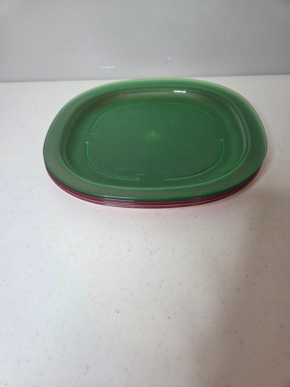 Tupperware 3398B Multi Microwave Reheatable 9.5in Square Luncheon Plates Set 4